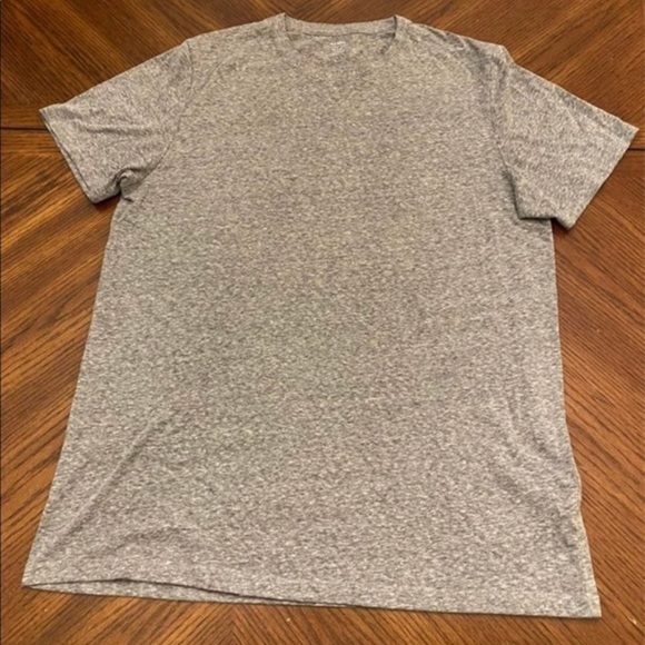 Old Navy Mens Soft Wash Light Gray Short Sleeve T-Shirt Medium EUC - Picture 1 of 8